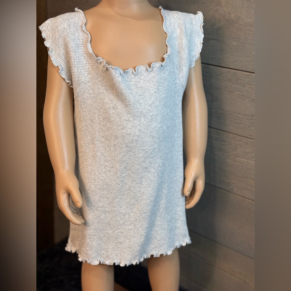 Crazy 8 Girls Ruffle Top Light Gray Casual Shirt Size 7/8 Great Condition